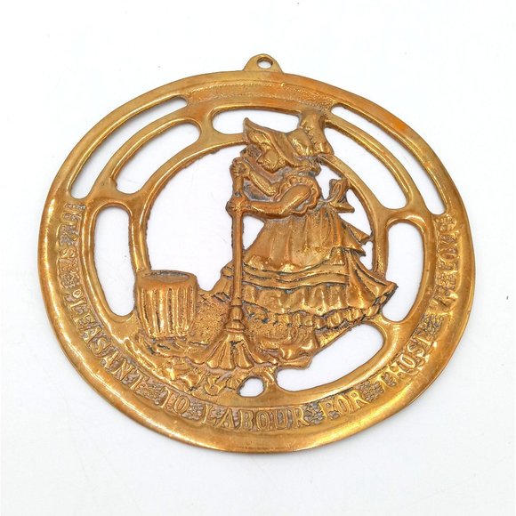 Its Pleasant To Labor For Those We Love Sweeping Floor Brass Wall Hanging Decora - Picture 5 of 7